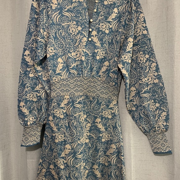 Dress - Picture 2 of 7